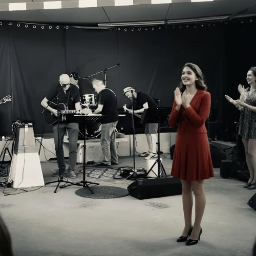 jazz singer,video clip,wedding band,big band,cabaret,celtic woman,blues and jazz singer,flamenco,against the current,valse music,musical ensemble,argentinian tango,flightless bird,proband,musical dome,jazz club,singers,to sing,singing,live performance