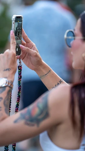 lensball,background bokeh,magnifying lens,mini tripod,buddha focus,bokeh,woman holding a smartphone,mobile camera,photographing,bubbler,bokeh effect,square bokeh,taking photos,instant camera,portable tripod,bubble blower,a girl with a camera,monopod,camera accessory,photo lens