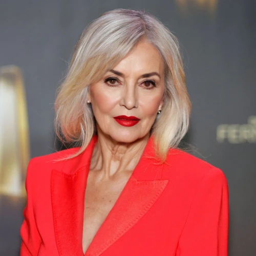 cruella de ville,cruella,aging icon,red lips,silver fox,lady in red,female hollywood actress,short blond hair,paloma,poppy red,gena rolands-hollywood,red lipstick,born in 1934,paloma perdiz,madonna,british actress,loukamades,bella kukan,blonde woman,grey fox