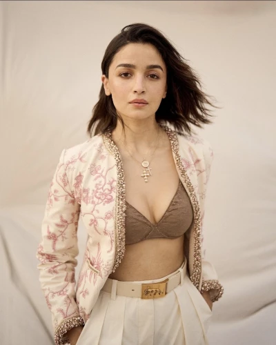 bolero jacket,necklace,vogue,elegant,pale,paloma,vanity fair,floral,see-through clothing,angelic,cardigan,rosa bonita,cotton top,jacket,crop top,dressed,gorgeous,jewelry,cute,nylon