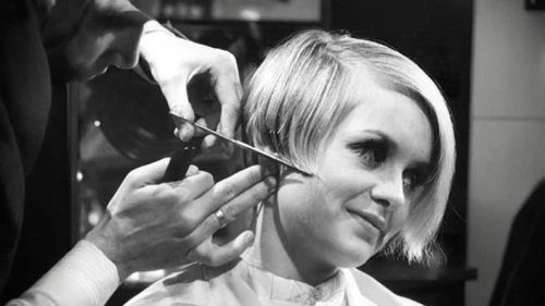 hairdressing,the long-hair cutter,hairdresser,hairdressers,artificial hair integrations,hairstyler,hairstylist,bob cut,asymmetric cut,hair dresser,management of hair loss,cosmetology,hair shear,personal grooming,barber,beauty salon,beautician,applying make-up,hair iron,make over