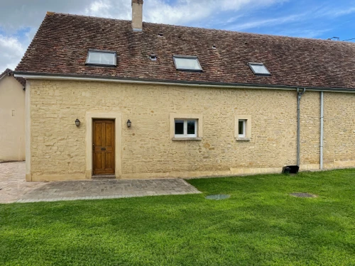 gable field,almshouse,thatch roofed hose,country cottage,thatched cottage,farmhouse,covid-19,lincoln's cottage,house purchase,farm house,great chalfield,cottages,country house,timber framed building,housebuilding,gable,holiday home,stone house,thatch roof,covid19