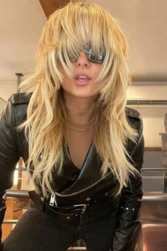 wig,cool blonde,bangs,sunglasses,blonde,hairy blonde,havana brown,ski glasses,toni,blond hair,blonde woman,blonde hair,blond,see thru,leather jacket,aviator,hallia venezia,bird box,see through,tamra