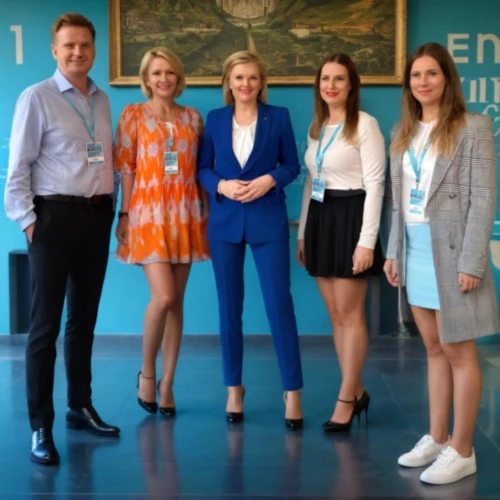 pantsuit,off russian energy,business women,eu parliament,em 2016,em2016,em 2020,women's network,businesswomen,arnold maersk,virtuelles treffen,women in technology,eastern ukraine,federal staff,belarus byn,business people,connectcompetition,embassy,social,ec cash