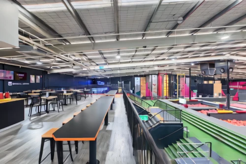 indoor games and sports,bar billiards,ten-pin bowling,ten pin bowling,music venue,food court,event venue,sport venue,nightclub,fast food restaurant,beer tables,soccer-specific stadium,game room,leisure facility,go kart track,play area,indoor american football,restaurants,drinking establishment,liquor bar
