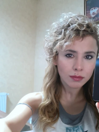 taking picture with ipad,makeup mirror,short blond hair,make over,curly hair,image editing,put on makeup,natural cosmetic,make up,vintage makeup,photo effect,artificial hair integrations,make-up,blond hair,makeover,crossdressing,woman face,makeup,applying make-up,realdoll