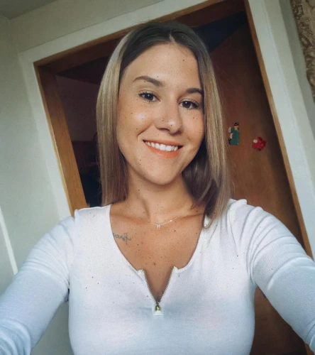 white shirt,cotton top,samantha troyanovich golfer,killer smile,tan,smiling,beautiful young woman,18,girl in white dress,in a shirt,coco blanco,a smile,hermosa,greta oto,smiles,girl in t-shirt,a girl's smile,swedish german,isabella,necklace