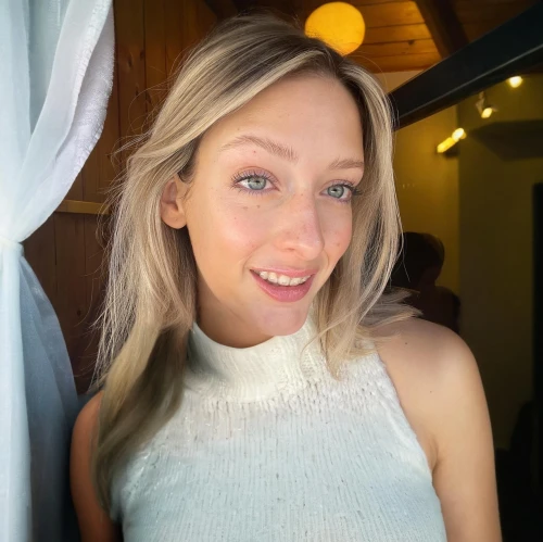 heterochromia,swedish german,baby blue eyes,aussie,blue eyes,green eyes,wallis day,australian,natural cosmetic,radiant,beautiful face,30,malibu,melissa,ojos azules,gold eyes,pretty young woman,jena,new,magnolieacease