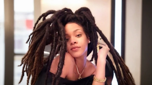 sigourney weave,dreadlocks,dreads,twists,rastaman,tree loc sesame,dread,bjork,chaka,black woman,open locks,rapa rosie,lo mein,jaya,racketlon,lupe,rows,rasta braids,avant-garde,black jane doe