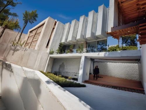 seidler,dunes house,fresnaye,neutra,cube house,landscape design sydney,modern house,cubic house,nainoa,cantilevered,cantilevers,macba,modern architecture,beverly hills,gehry,corbu,residencia,csulb,landscape designers sydney,exposed concrete,Photography,General,Realistic