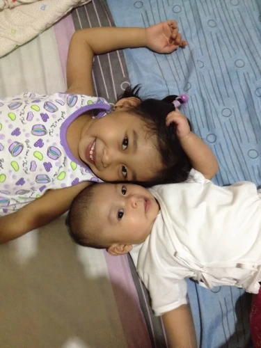 little boy and girl,nieces,boy and girl,little angels,prince and princess,kiddos,coughter,jinglian,titik,babys,babyfirsttv,godchildren,adek,sablin,kidds,funny kids,layden,little girls,sibling,barmakids