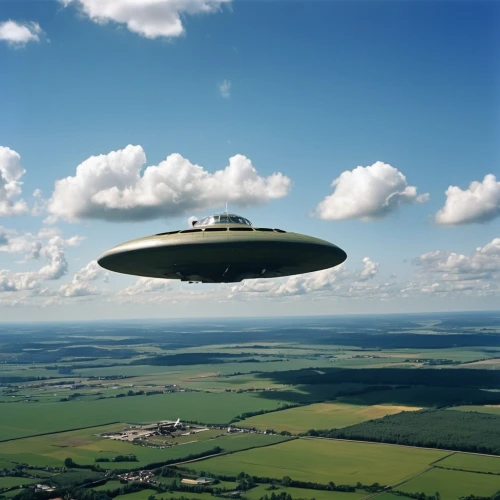 unidentified flying object,ufo intercept,flying saucer,ufo,saucer,dirigible,ufos,ufology,ufologists,ufologist,mufon,saucers,extraterritorial,extraterritoriality,brauseufo,flying object,extraterrestrial life,blimp,ufot,airship,Photography,General,Realistic