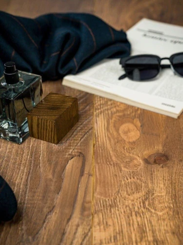 tabletop photography,still life photography,cajon microphone,nonnative,book glasses,wood background,wooden board,wooden table,aviators,music instruments on table,helios 44m-4,wooden background,product photography,summer flat lay,wooden box,wooden boards,parquetry,helios 44m7,wooden planks,wood board