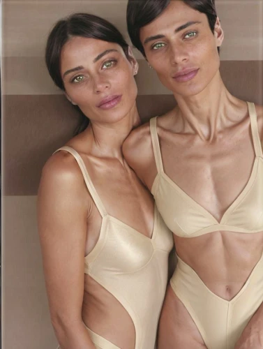 multibras,jogbra,maxmara,shanina,cutouts,priyanka,mirror image,padukone,mirifica,roitfeld,mannequins,women's cream,see through,streitfeld,doppelganger,shaybani,genes,procollagen,gold colored,jenners