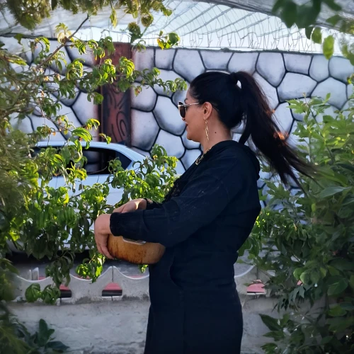 viticulturist,xiaohui,horticulturist,fruit picking,yifei,work in the garden,passion vines,picking vegetables in early spring,yujie,vietnamese woman,bonsai,grape harvest,xiaojie,garden maintenance,xiaofei,espalier,gardening,girl in the garden,girl picking apples,yuhui