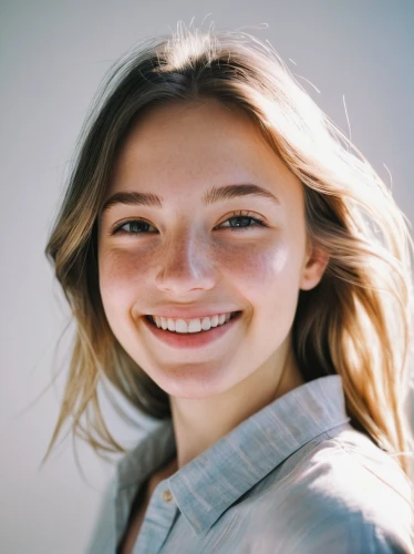 benoist,sonrisa,portrait background,a girl's smile,smiling,girl on a white background,invisalign,kiernan,grin,marzia,shailene,hazelius,lucie,girl portrait,belorusskaya,shai,a smile,lagendijk,danesi,portrait photographers,Photography,Fashion Photography,Fashion Photography 25