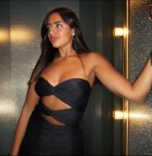 hande,black dress with a slit,nayer,little black dress,jalouse,strapless,amfar,videoclip,yanet,yasemin,vestido,negin,prive,sequined,burcu,gansevoort,video clip,sequin,black dress,derya