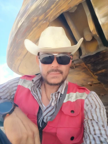 comanchero,comancheria,campesino,farmworker,boat operator,oilfield,algodones,pipelining,comancheros,bandeirante,tocantins,camarero,birdsville,truckdriver,trucker,hedeman,oilman,deckhand,coyotepec,yaqui