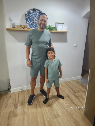 social,dad and son,sobrinho,filhos,onesies,rompers,bodian,father and son,little man cave,children is clothing,dwarfism,miniace,fathering,father son,dad and son outside,babylift,lilladher,pinocchios,anele,cygan