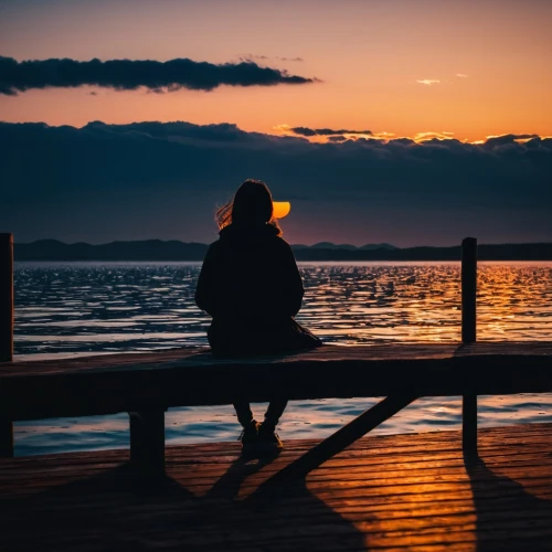 woman silhouette,contemplatively,loneliness,quietude,solitude,contemplation,depressed woman,to be alone,stillness,contemplative,woman sitting,man on a bench,contemplate,meditation,woman thinking,praying woman,woman praying,calmness,rumination,introversion,Illustration,Japanese style,Japanese Style 05