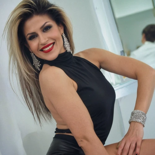 nicodemou,marisela,araceli,soraya,drosselmeier,carola,fiorella,perroni,cantoral,paloma perdiz,kubra,susana,sonrisa,marena,hermoza,anabela,joumana,mariuccia,tinajero,nena,Photography,General,Realistic