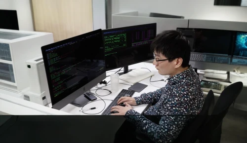 kojima,hidemasa,developer,yukihiro,koffice,computerologist,cyberworks,computer room,programmer,hideaki,ncomputing,cybercafes,hidekazu,working space,computacenter,man with a computer,computrace,software developer,cybertrader,in a working environment