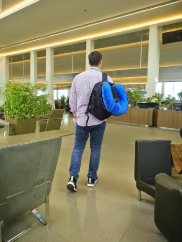 aeroport,airports,airport,aeropuertos,the airport terminal,mco,aeropuerto,aeroporto,aeroportos,aeroports,aiport,moving walkway,euroairport,travelport,carry-on bag,passagers,travelzoo,boryspil,vnukovo,pulkovo,Male,South Americans,Crew cut,Youth & Middle-aged,L,Confidence,Men's Wear,Indoor,Airport