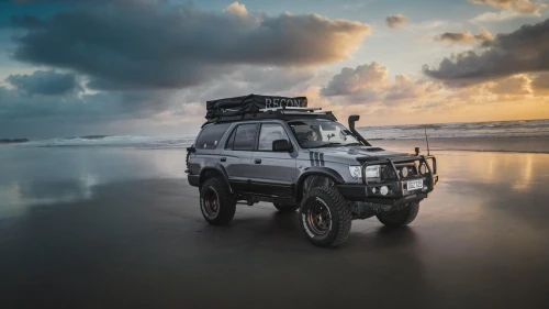 expedition camping vehicle,xterra,camper on the beach,fraser island,toyota fj cruiser,landcruiser,overlander,vanlife,uaz,dakar rally,westfalia,land rover,travel van,4 runner,jeep rubicon,fj,landrover,freelander,amarok,overlanders