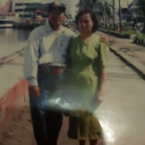 grandparents,anniversary 50 years,mother and grandparents,anniversary 25 years,laotians,cambodians,micronesians,encontrado,mother and father,abuelo,man and wife,sihanouk,as a couple,salvadorans,thuc,pareja,somsak,aung,elderly couple,parents