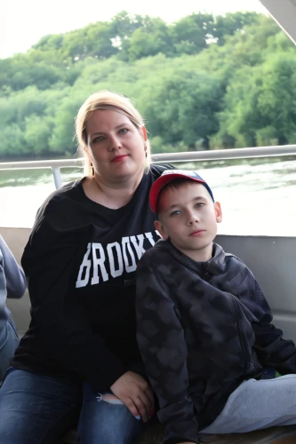 danube cruise,boat trip,boat ride,raystown,wdbj,boatpeople,radnicki,bateaux,supernanny,familie,train ride,ferrying,stepsons,mother and son,calstock,milonakis,ropeway,gesellschaft,nautical children,sternwheelers