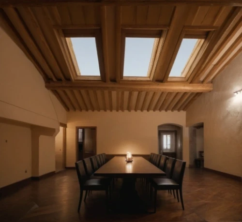 vaulted ceiling,wooden beams,velux,dining room,coffered,ceiling construction,clerestory,loft,loggia,home interior,wooden roof,hall roof,cochere,associati,concrete ceiling,ceiling lighting,plafond,stucco ceiling,habitaciones,board room