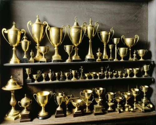 trophies,trophys,tankards,old cups,chalices,piala,coppersmiths,supercups,goblets,silverware,premierships,achievements,mantelpieces,pokal,premios,trophy,yellow cups,statuettes,juara,awards,Photography,Black and white photography,Black and White Photography 15