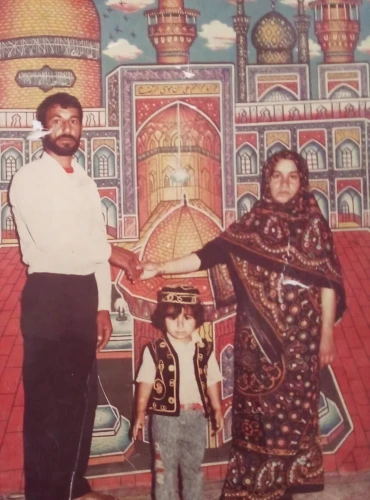 khandan,mother and grandparents,yesteryears,anniversary 25 years,sehwan,tajiks,pakistani boy,qalandar,gujaratis,kameez,dadis,shaheed,yemenite,grandparents,chhota,orientalizing,nawab,rakshabandhan,sindhi,international family day