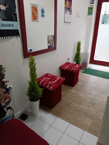 smoking area,serviced office,seating area,children's interior,creative office,furnished office,waiting room,rest room,offset printing,coworking,car salon,recreation room,carboxytherapy,game room,therapy room,dog cafe,office,car showroom,consulting room,nursery