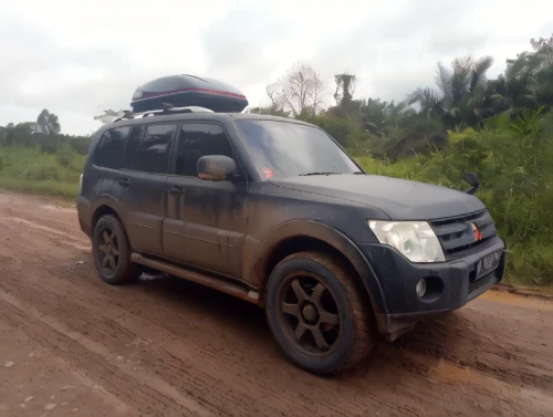 offroad,mitsubishi triton,land rover discovery,pajero,tata sumo,mitsubishi pajero,suzuki jimny,chevrolet trailblazer,toyota fortuner,ford ranger,toyota land cruiser prado,isuzu forward,suzuki sj,off-road,dacia duster,nissan xterra,off road,off road vehicle,adventure sports,off-roading