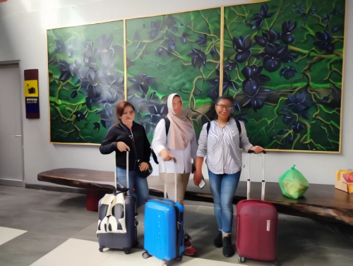 travelers,berlin brandenburg airport,weekendtravel,passepartout,luggage and bags,baggage hall,travelling,travel,to hungary,end of the trip,hof-plauen airport,traveling,hostel,airport,universal exhibition of paris,travel woman,to travel,jordan tours,trijet,backpacker