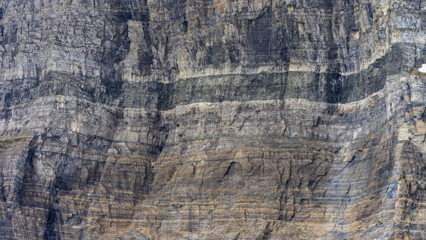 a mountain side that looks like it has mountains on both sides