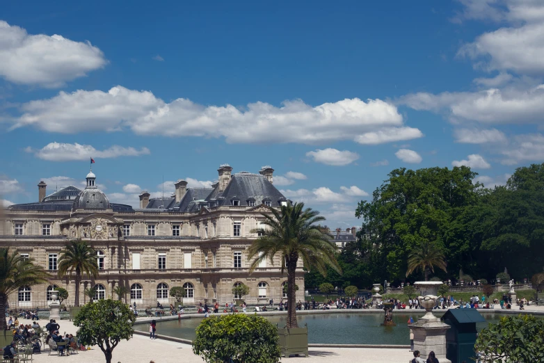 a picture of a large building in the middle of the day