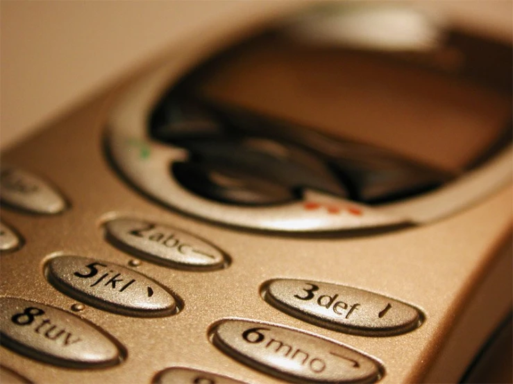 an old phone with a message on the display