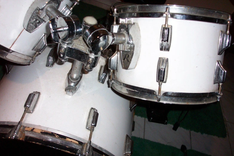 a close up of the front and side of a drum
