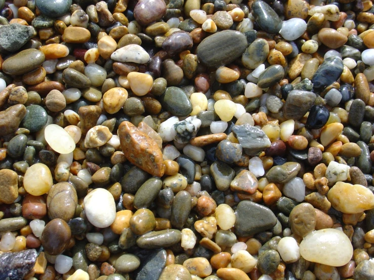 several rocks that are sitting on the ground