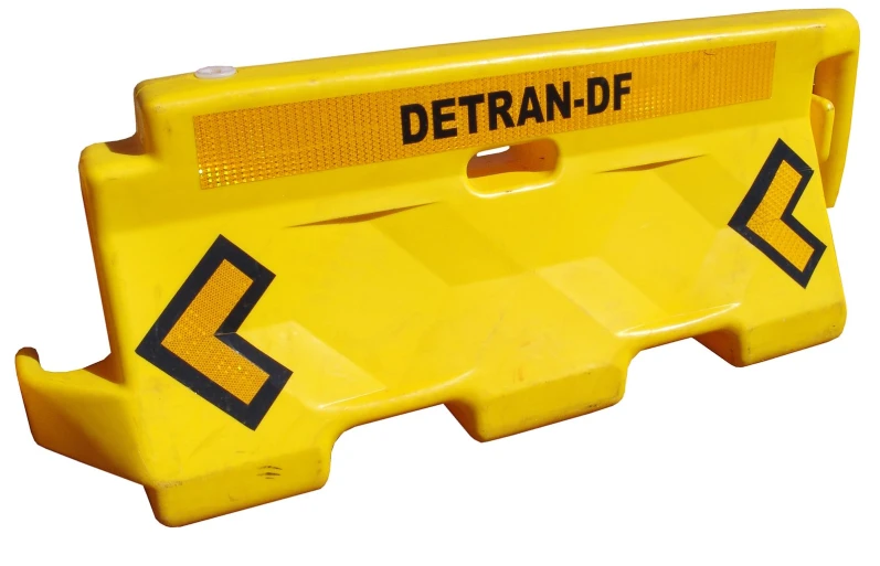 a yellow detran diy sign on a white background