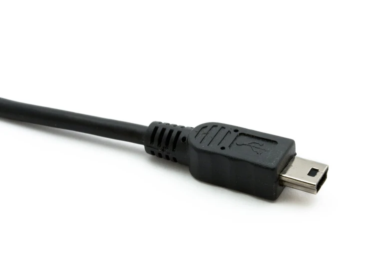 the usb cable that is used to charge and display an ipod