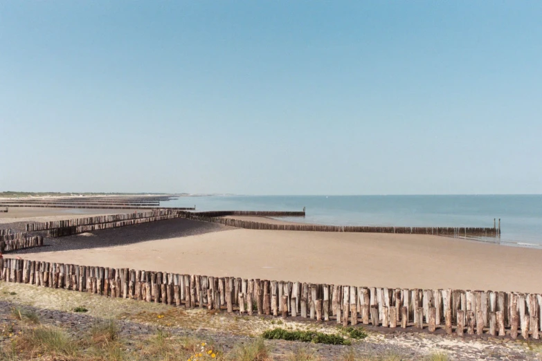 an image of a deserted beach with no people