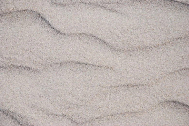 sand in the sand with wavy lines