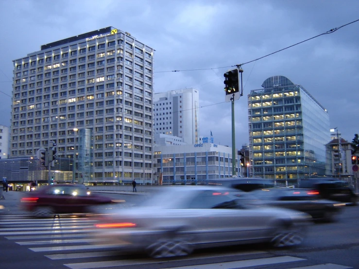 an image of car traffic at dusk in the city