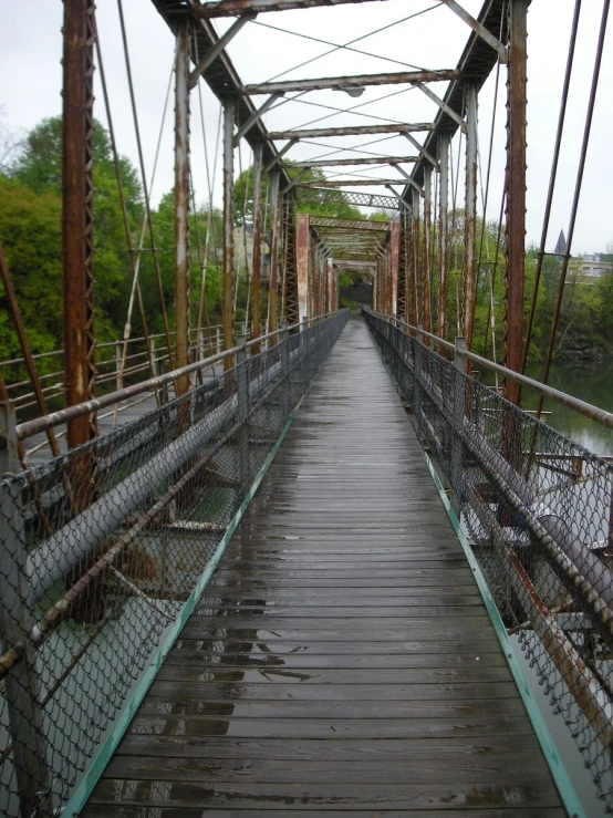 a bridge over water with no traffic is seen in this picture