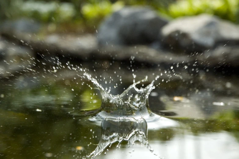 this is the water splashing down on the ground