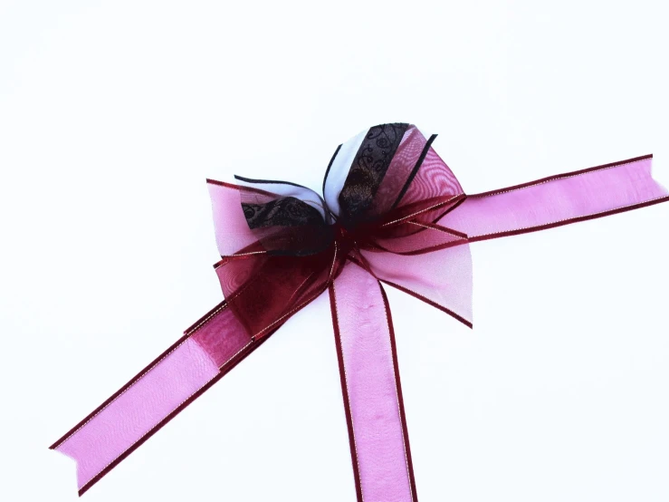 a single ribbon with a bow on the top