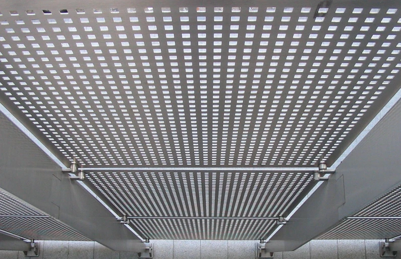 an open ceiling in a bus station is shown